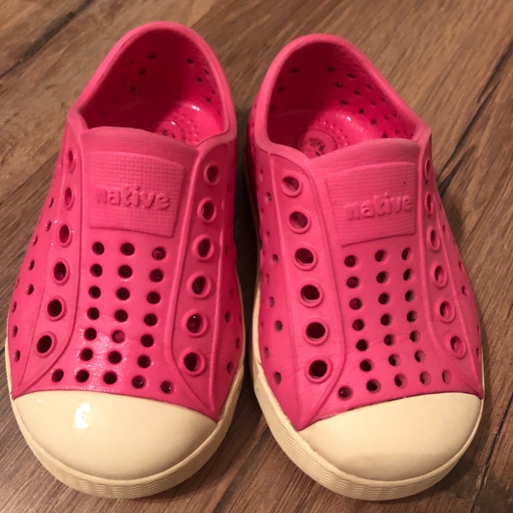 Pink toddler Native shoes size 5
